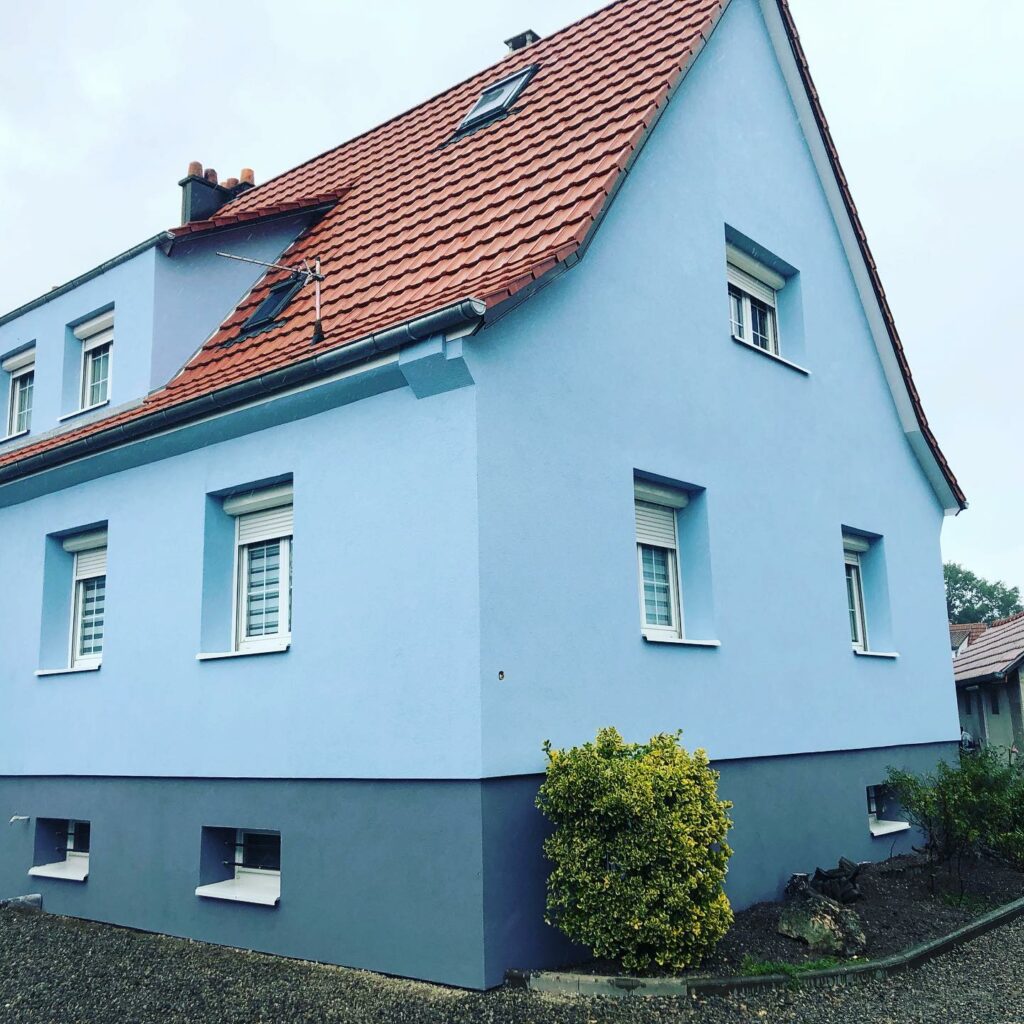 Façade bleue rénovée